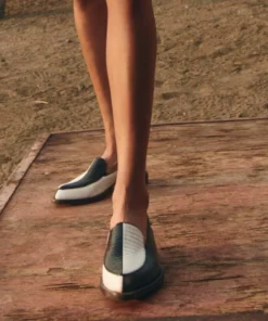 Lucchesse-inc New Arrivals & Limited Edition Half Moon Loafer :: Black